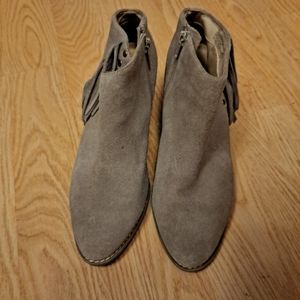 Vionic womens booties size 8.5 suede